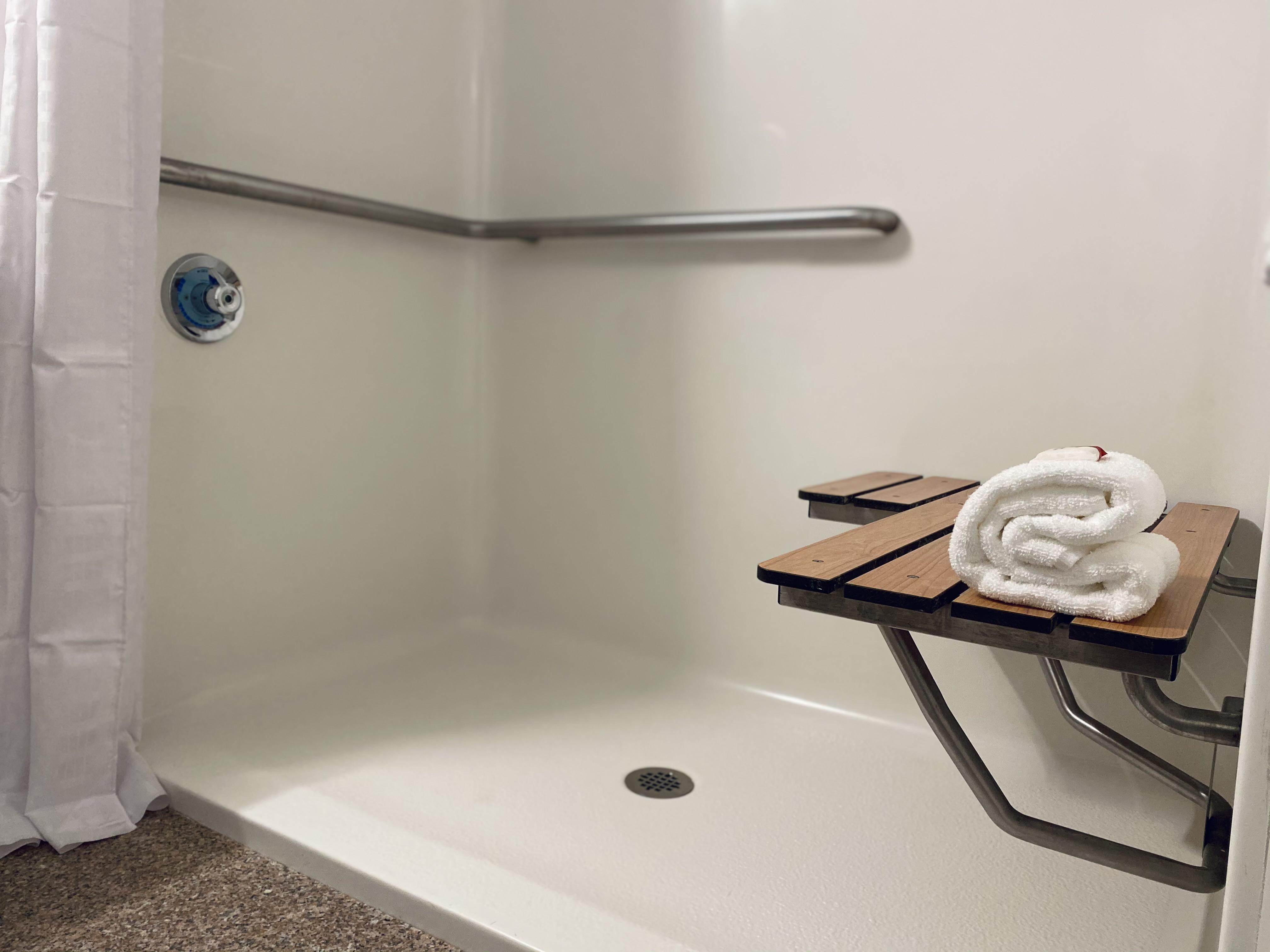 Ramada By Wyndham Hartford North - Bradley Airport 3*