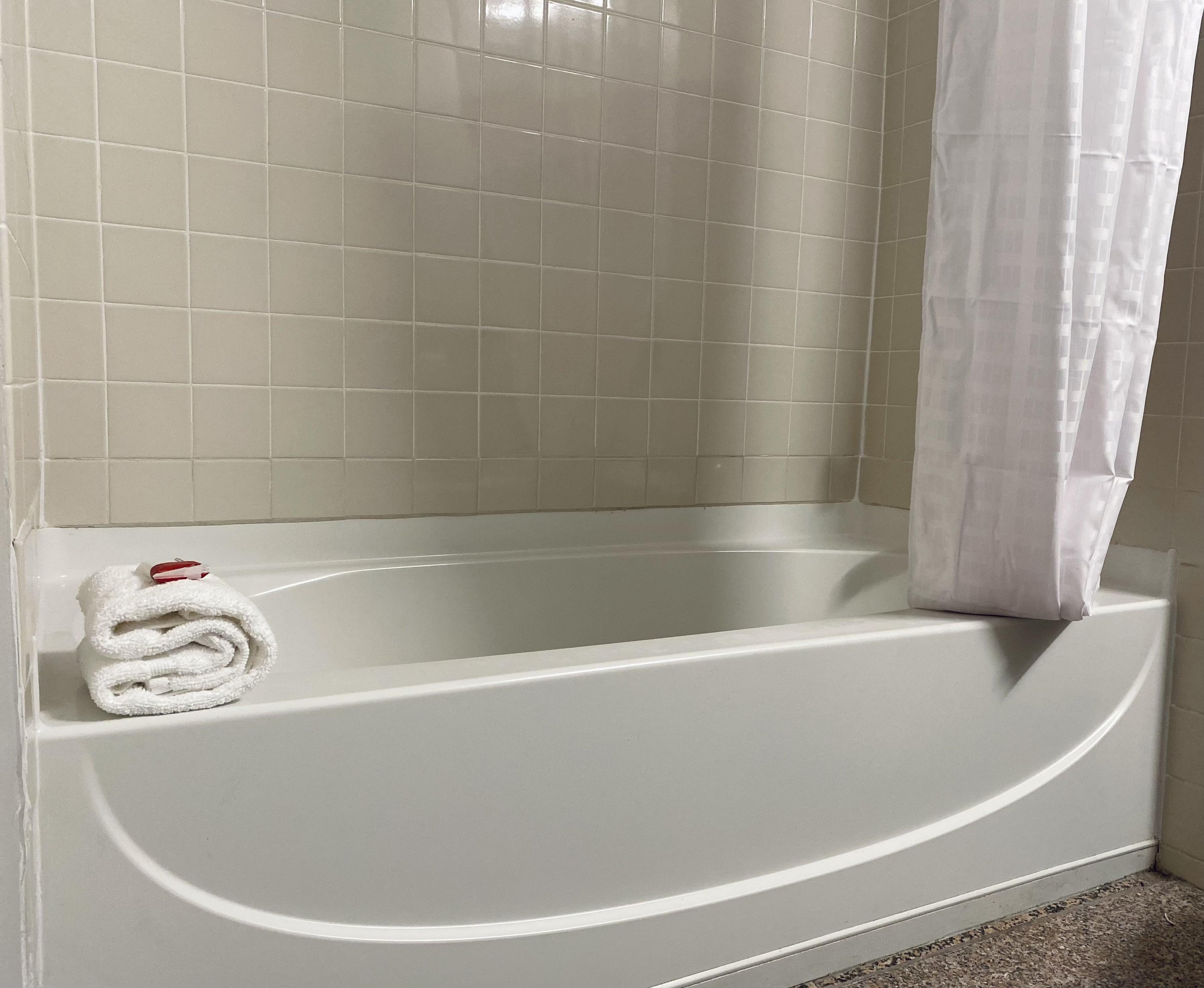 Hotel Ramada By Wyndham Hartford North - Bradley Airport Windsor Locks