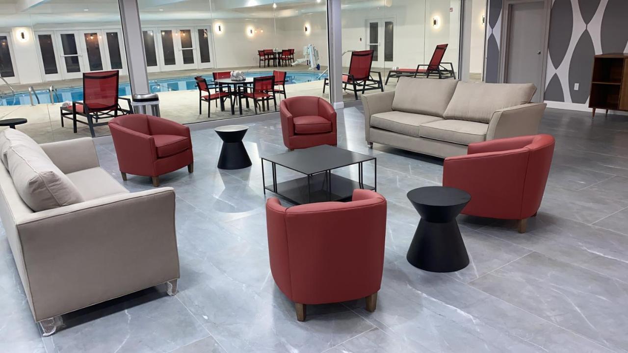 Ramada By Wyndham Hartford North - Bradley Airport Hotel Windsor Locks