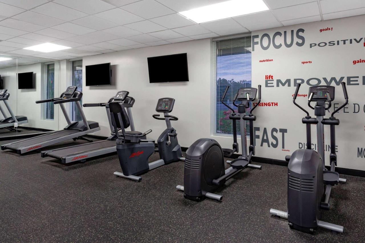 Ramada By Wyndham Hartford North - Bradley Airport Hotel 3*
