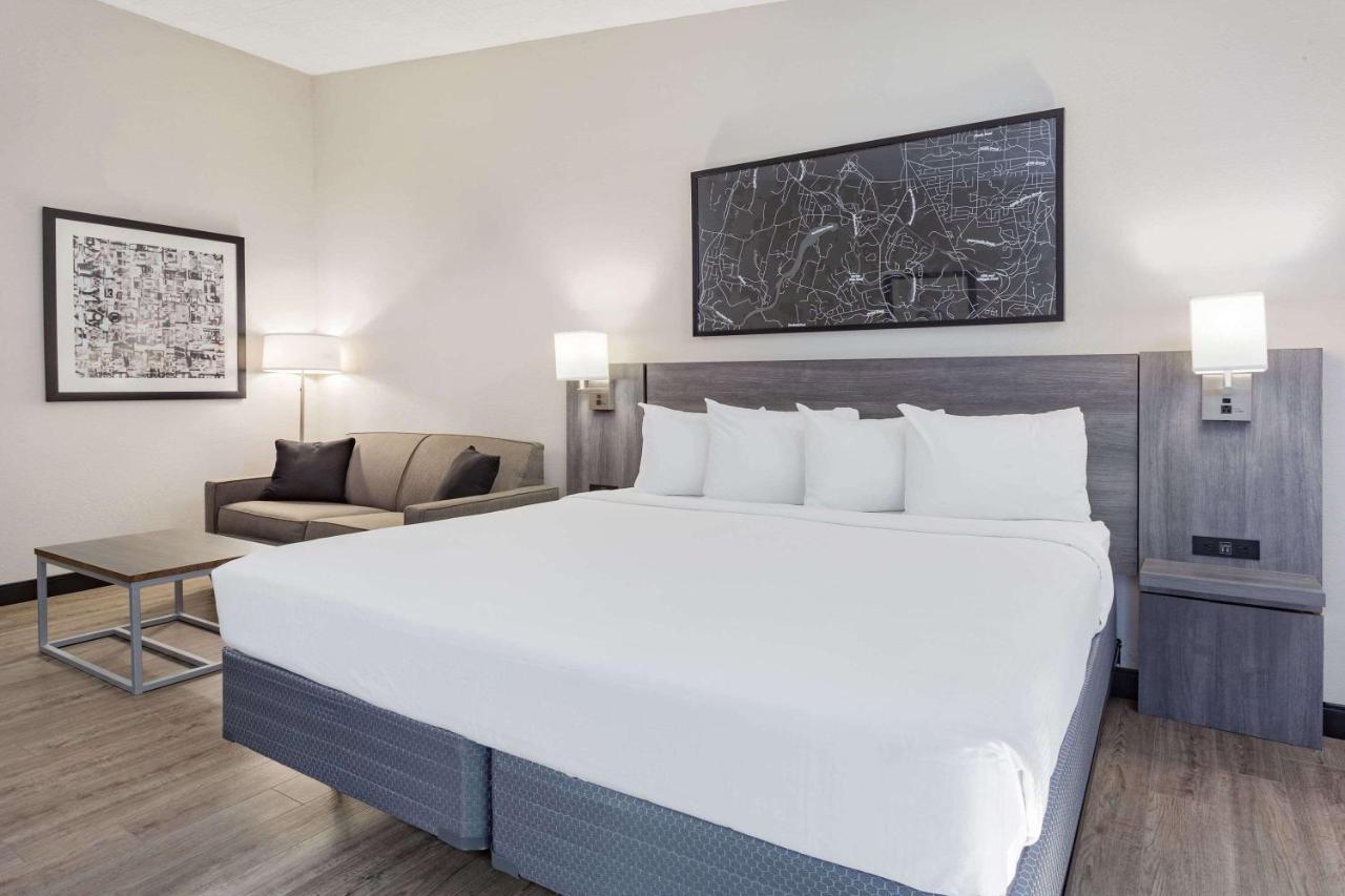 Ramada By Wyndham Hartford North - Bradley Airport Windsor Locks
